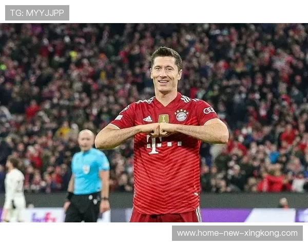 莱万精准头槌摆渡，拜仁推进更加直接