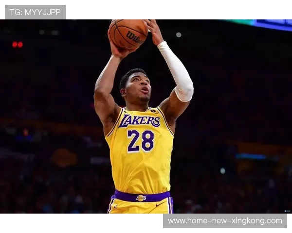 湖人八村塁底线翻身后仰极具观赏性 湖人八村塁底线翻身后仰极具观赏性