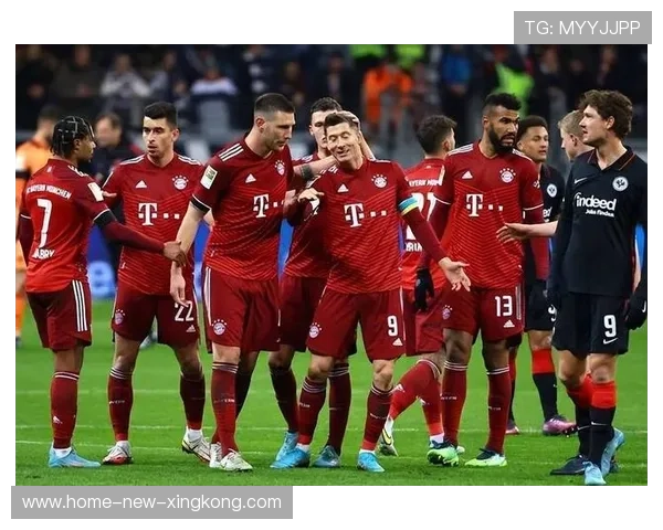 拜仁锋线互相牵扯制造空间，攻势难以阻挡