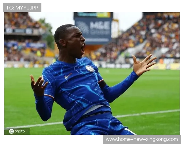 波尔图边路斜传破防，前锋头球得手成焦点