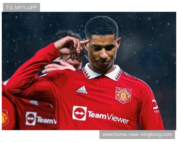 拉什福德远距离挑射破网曼联领先